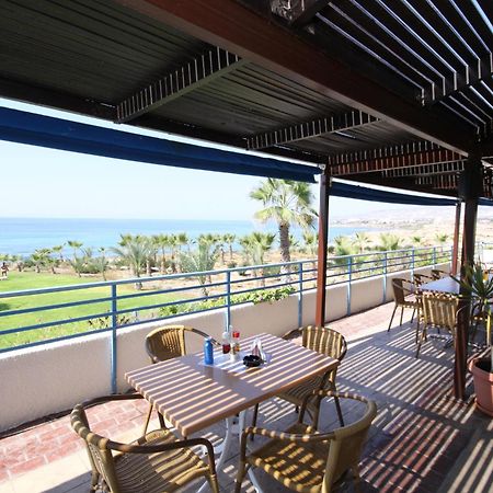 Helios Bay Hotel And Suites Klorakas Restaurant foto
