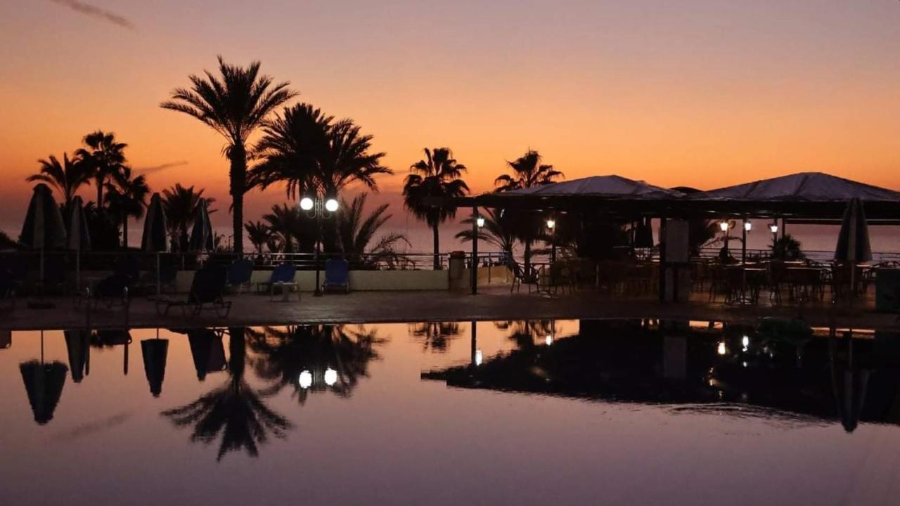 Helios Bay Hotel And Suites Klorakas Buitenkant foto