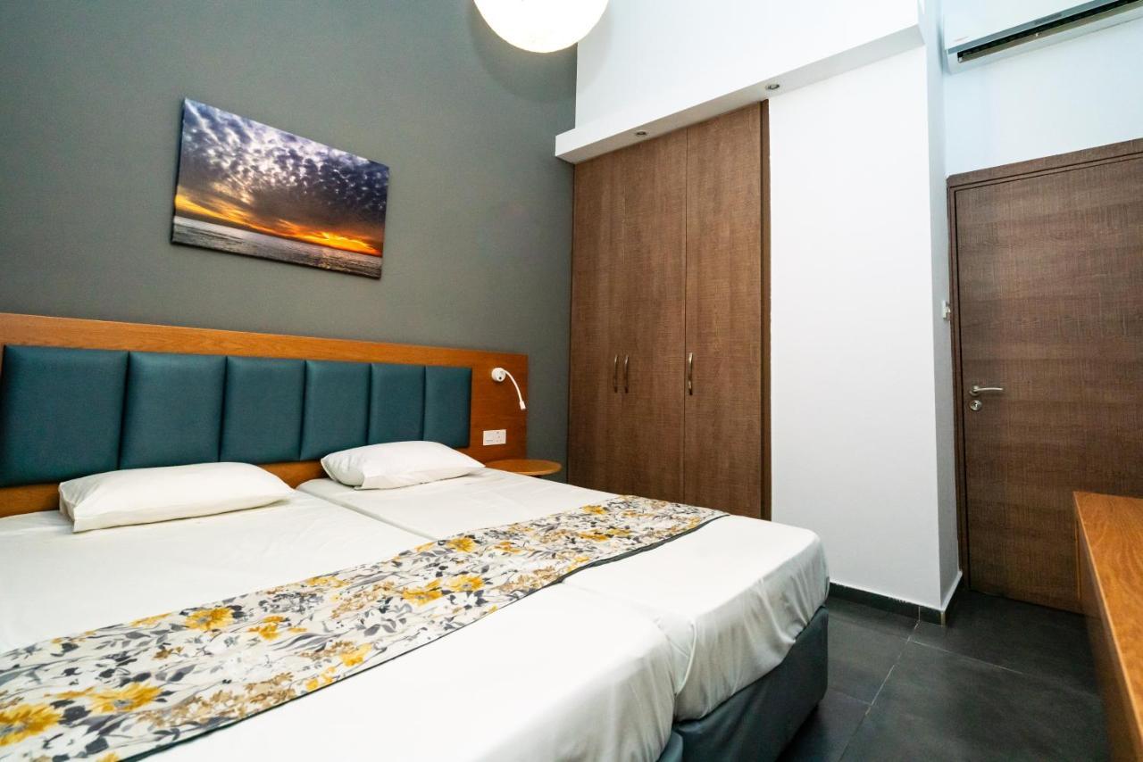 Helios Bay Hotel And Suites Klorakas Buitenkant foto