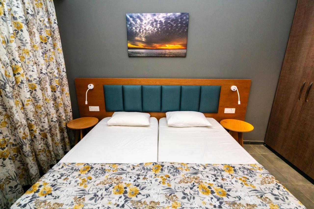 Helios Bay Hotel And Suites Klorakas Buitenkant foto