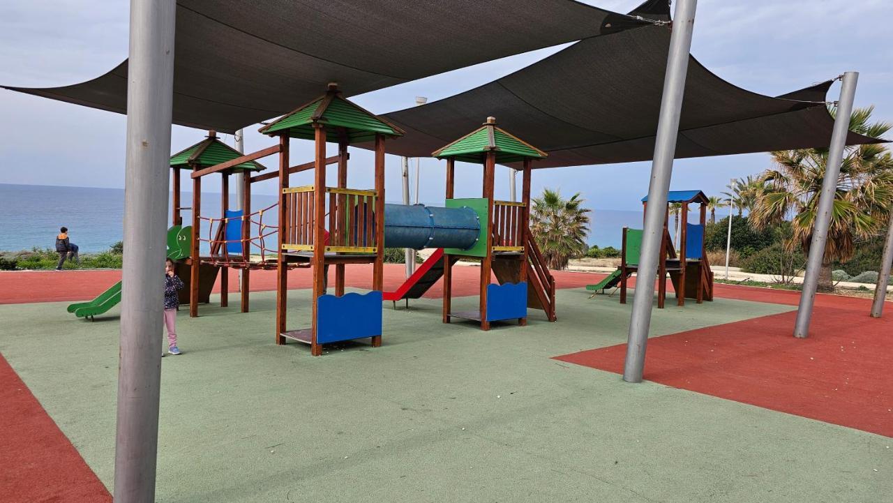 Helios Bay Hotel And Suites Klorakas Buitenkant foto