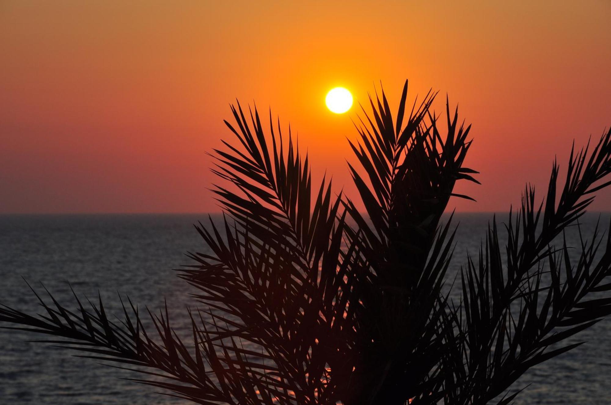 Helios Bay Hotel And Suites Klorakas Buitenkant foto