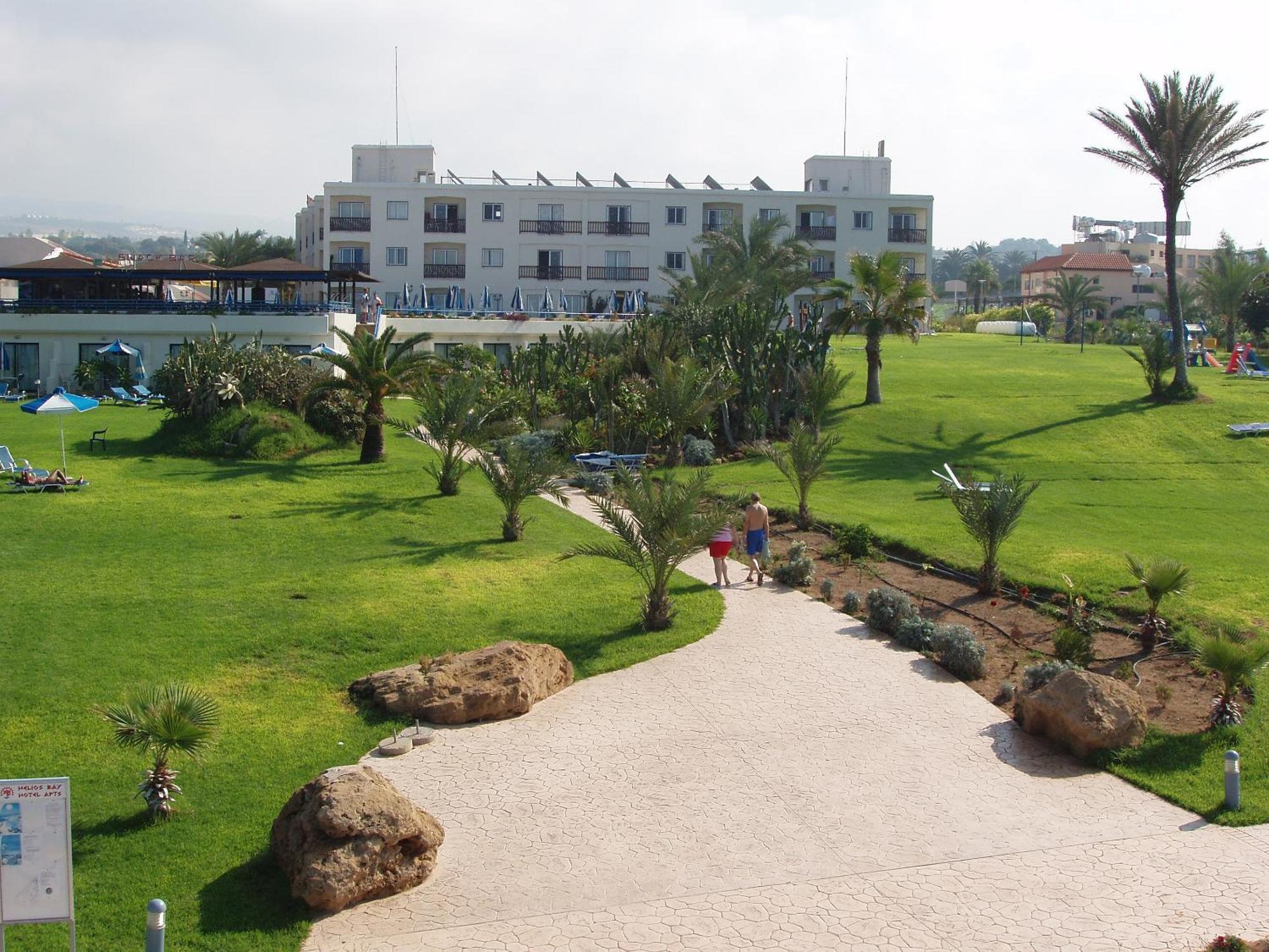 Helios Bay Hotel And Suites Klorakas Buitenkant foto