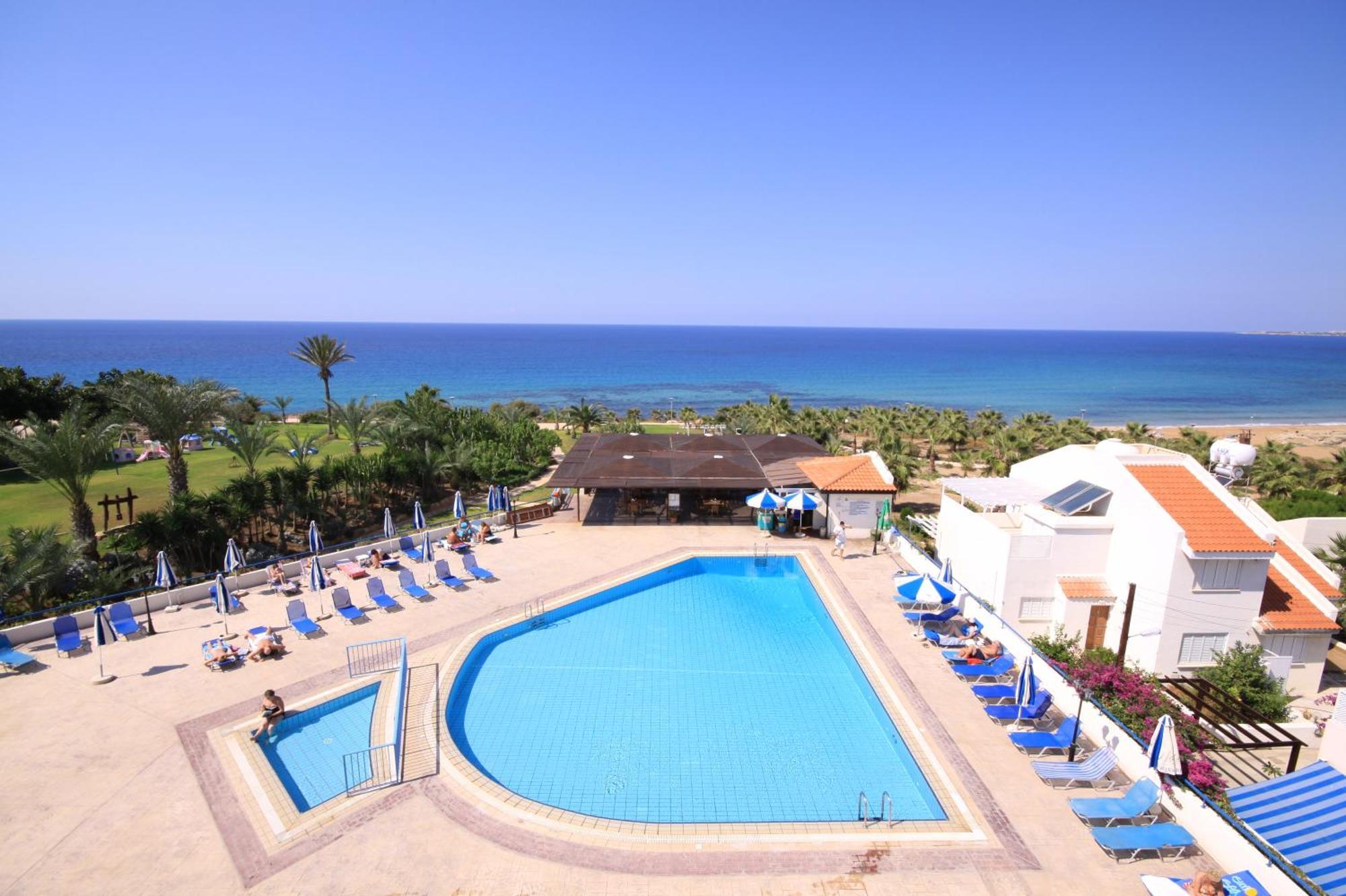 Helios Bay Hotel And Suites Klorakas Buitenkant foto