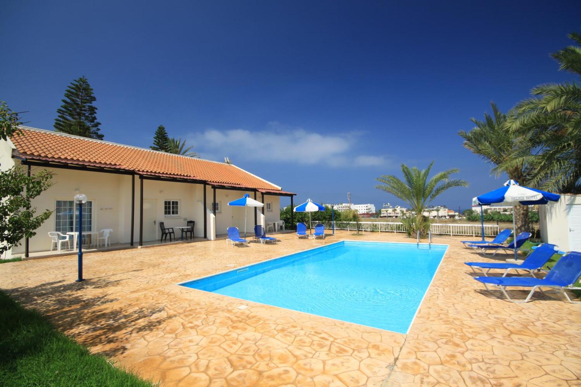 Helios Bay Hotel And Suites Klorakas Buitenkant foto