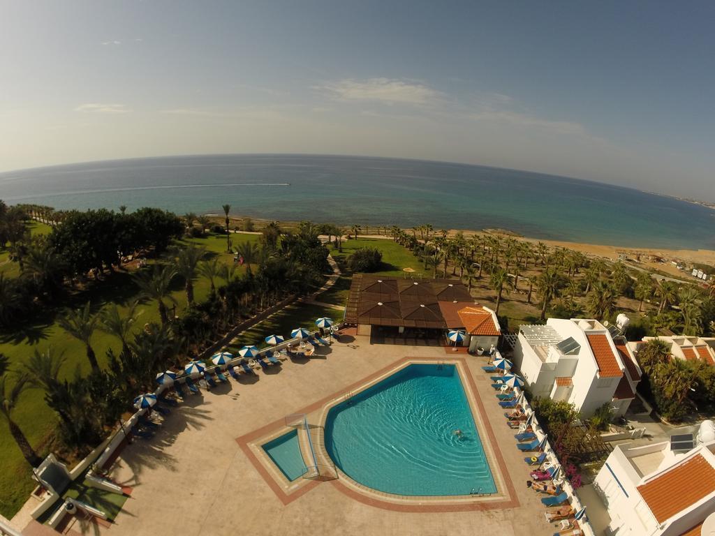 Helios Bay Hotel And Suites Klorakas Buitenkant foto