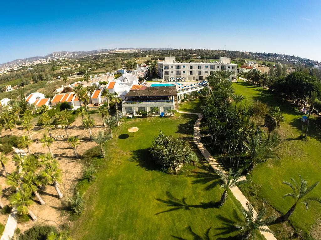 Helios Bay Hotel And Suites Klorakas Buitenkant foto