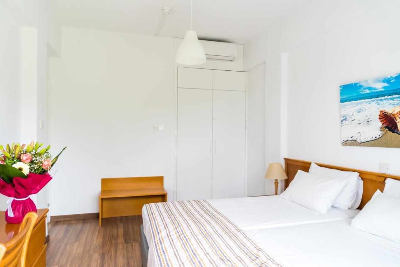 Helios Bay Hotel And Suites Klorakas Buitenkant foto