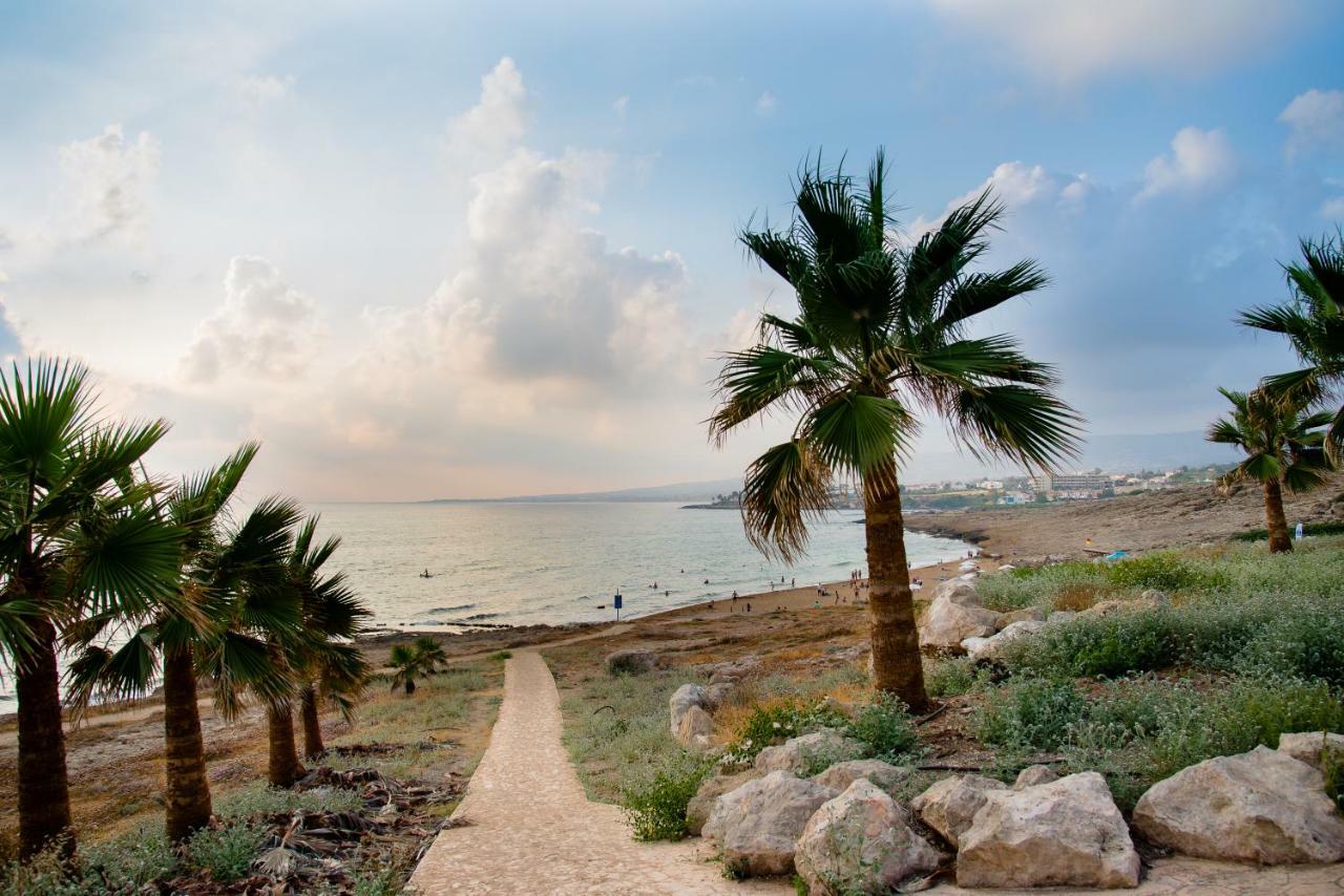 Helios Bay Hotel And Suites Klorakas Buitenkant foto