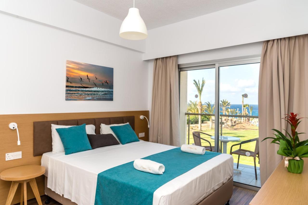 Helios Bay Hotel And Suites Klorakas Buitenkant foto