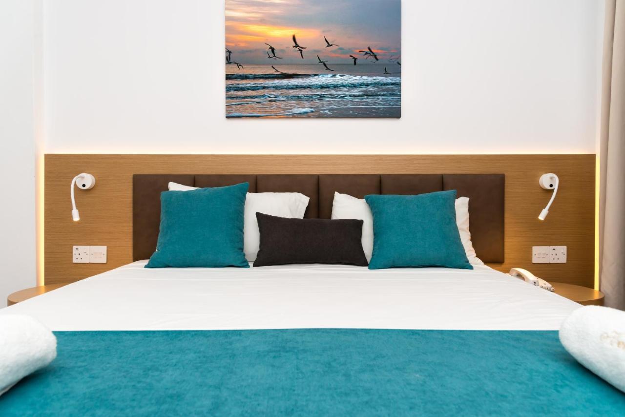 Helios Bay Hotel And Suites Klorakas Buitenkant foto