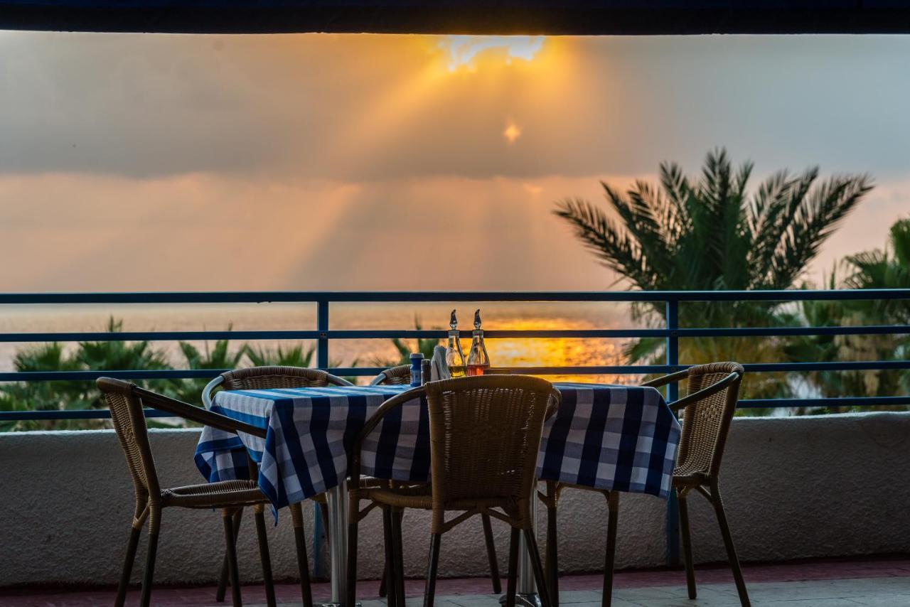 Helios Bay Hotel And Suites Klorakas Buitenkant foto